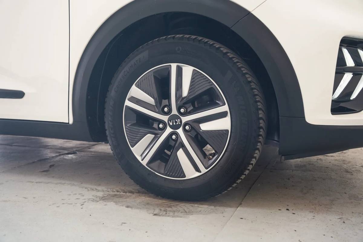 Kia Niro Kia Niro 1.6 GDi Hybrid DynamicLine [ Navi Camera Apple/Android Clima ]