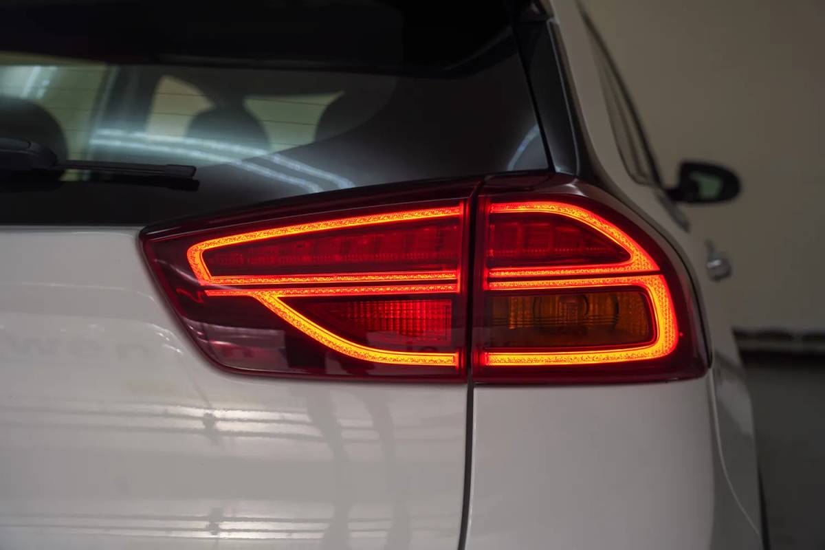 Kia Niro Kia Niro 1.6 GDi Hybrid DynamicLine [ Navi Camera Apple/Android Clima ]