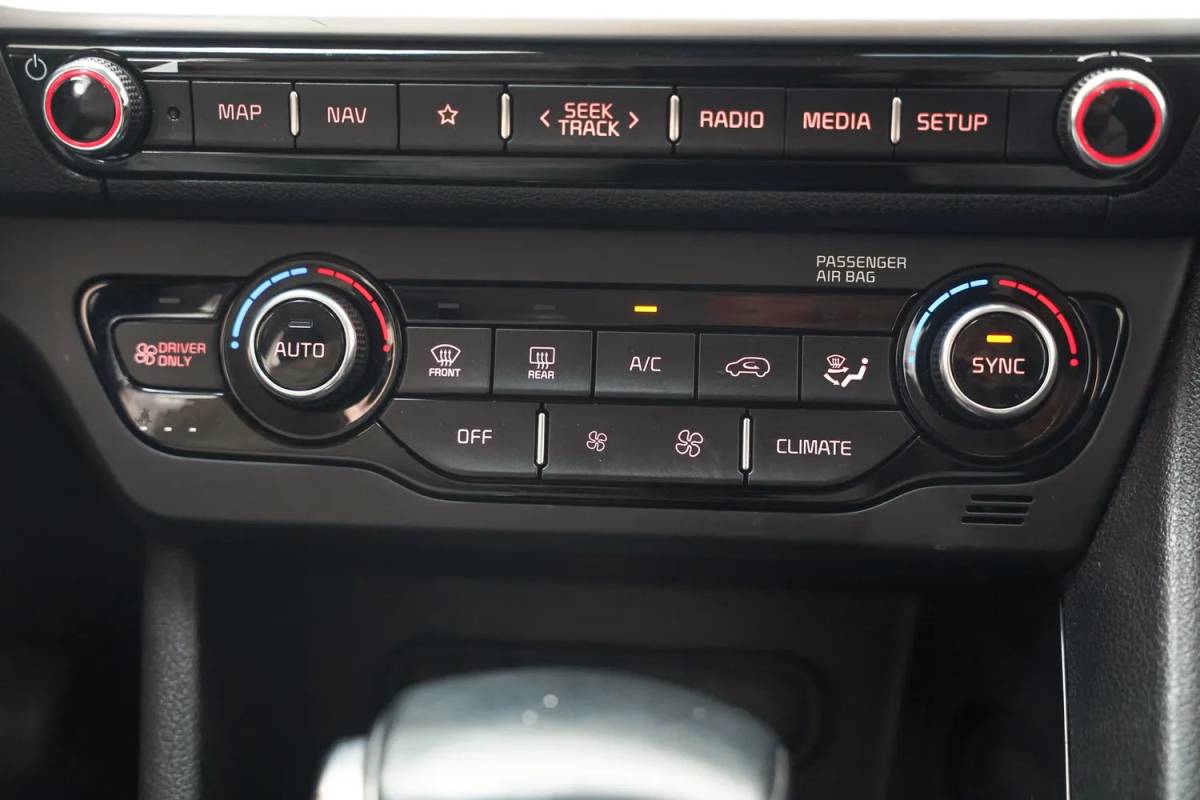 Kia Niro Kia Niro 1.6 GDi Hybrid DynamicLine [ Navi Camera Apple/Android Clima ]