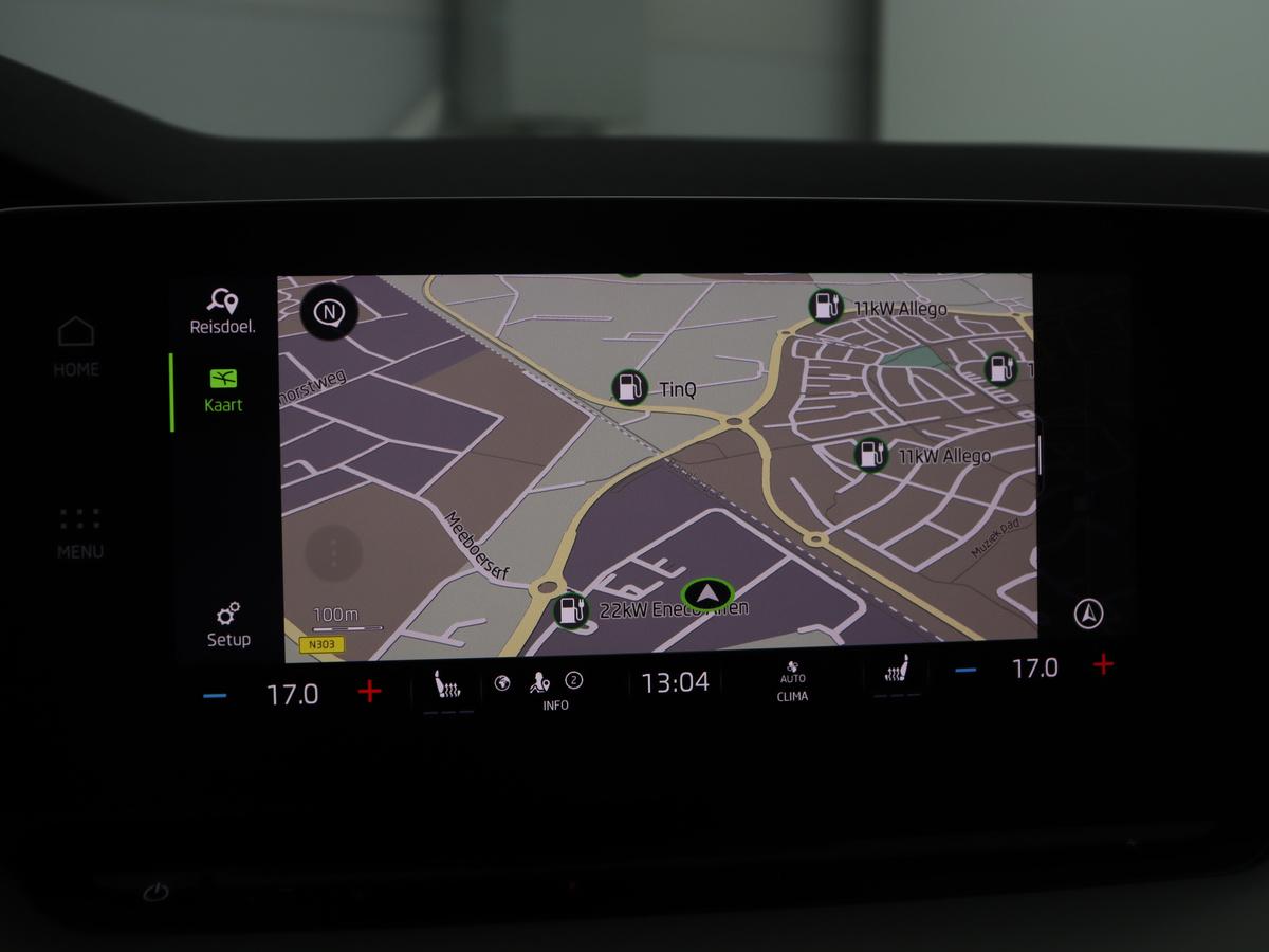Škoda Octavia Skoda Octavia Combi1.5 e-TSI Sport Business | Stoelverwarming | Cruise control | Sfeerverlichting | Carplay | Navigatie | DAB | Park assist | Climate control | Trekhaak