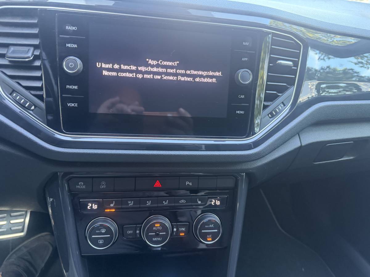 Volkswagen T-Roc Volkswagen T-Roc 1.5 TSI Sport Business R Automaat,navi,Trekhaak,Stoelverwarming,18Inch Bj 2019 Hoge Zit 150 pk