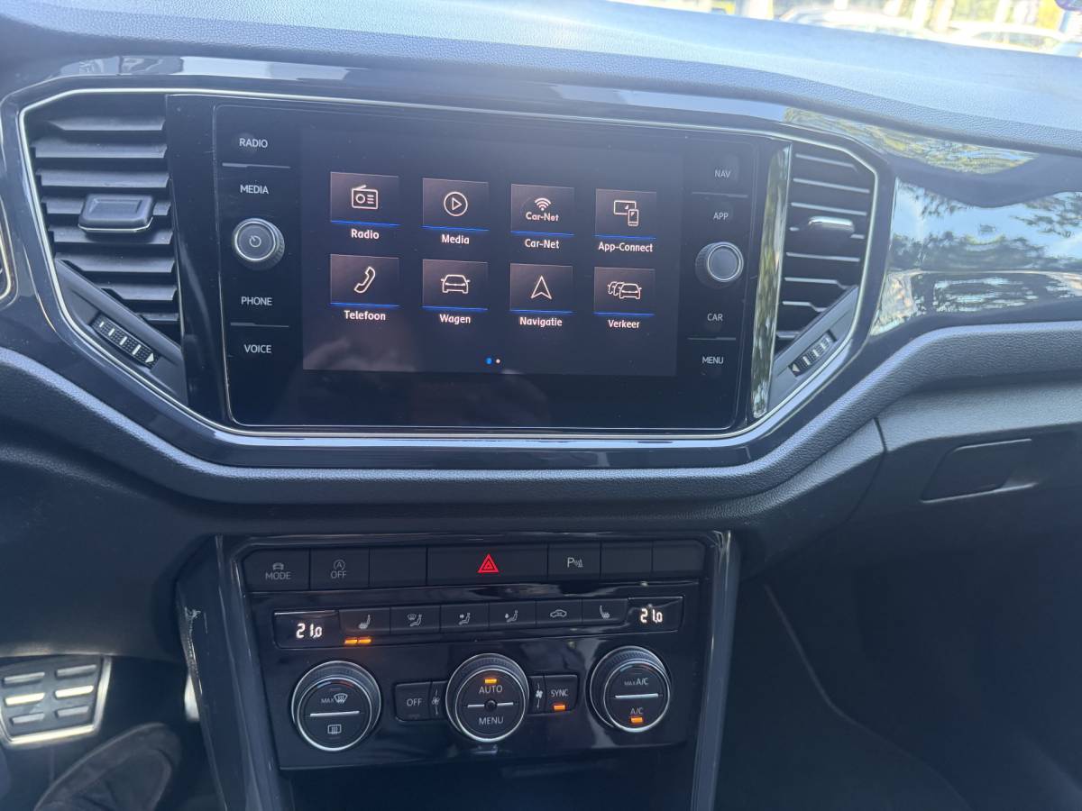 Volkswagen T-Roc Volkswagen T-Roc 1.5 TSI Sport Business R Automaat,navi,Trekhaak,Stoelverwarming,18Inch Bj 2019 Hoge Zit 150 pk