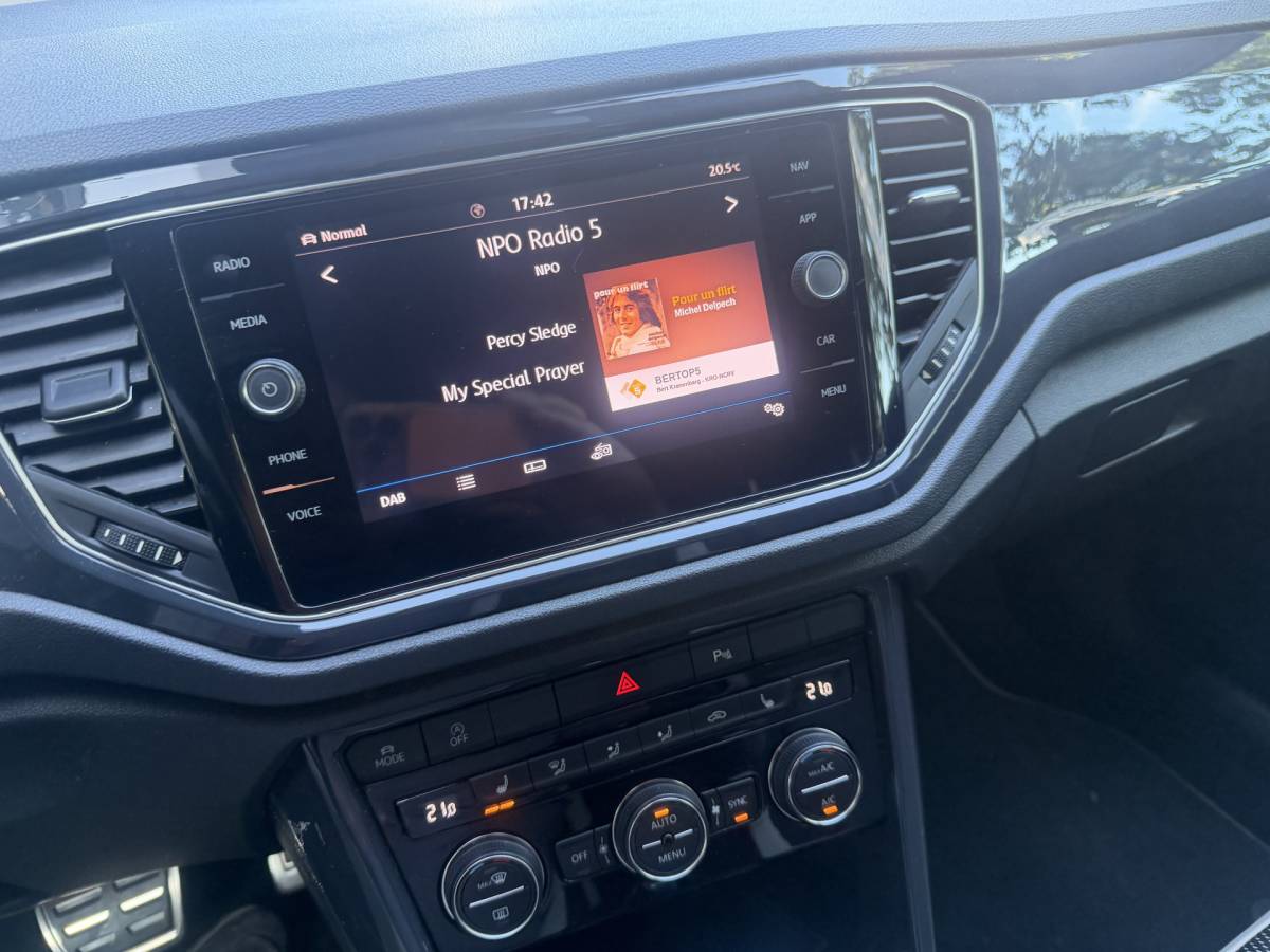 Volkswagen T-Roc Volkswagen T-Roc 1.5 TSI Sport Business R Automaat,navi,Trekhaak,Stoelverwarming,18Inch Bj 2019 Hoge Zit 150 pk
