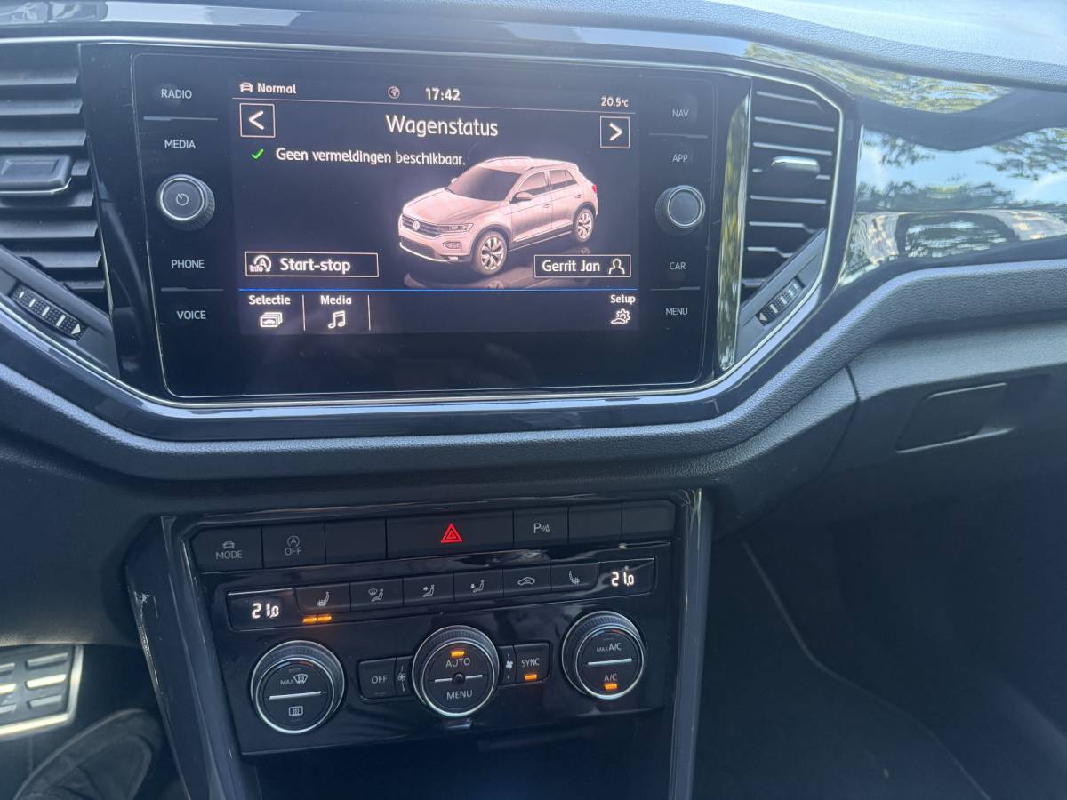 Volkswagen T-Roc Volkswagen T-Roc 1.5 TSI Sport Business R Automaat,navi,Trekhaak,Stoelverwarming,18Inch Bj 2019 Hoge Zit 150 pk