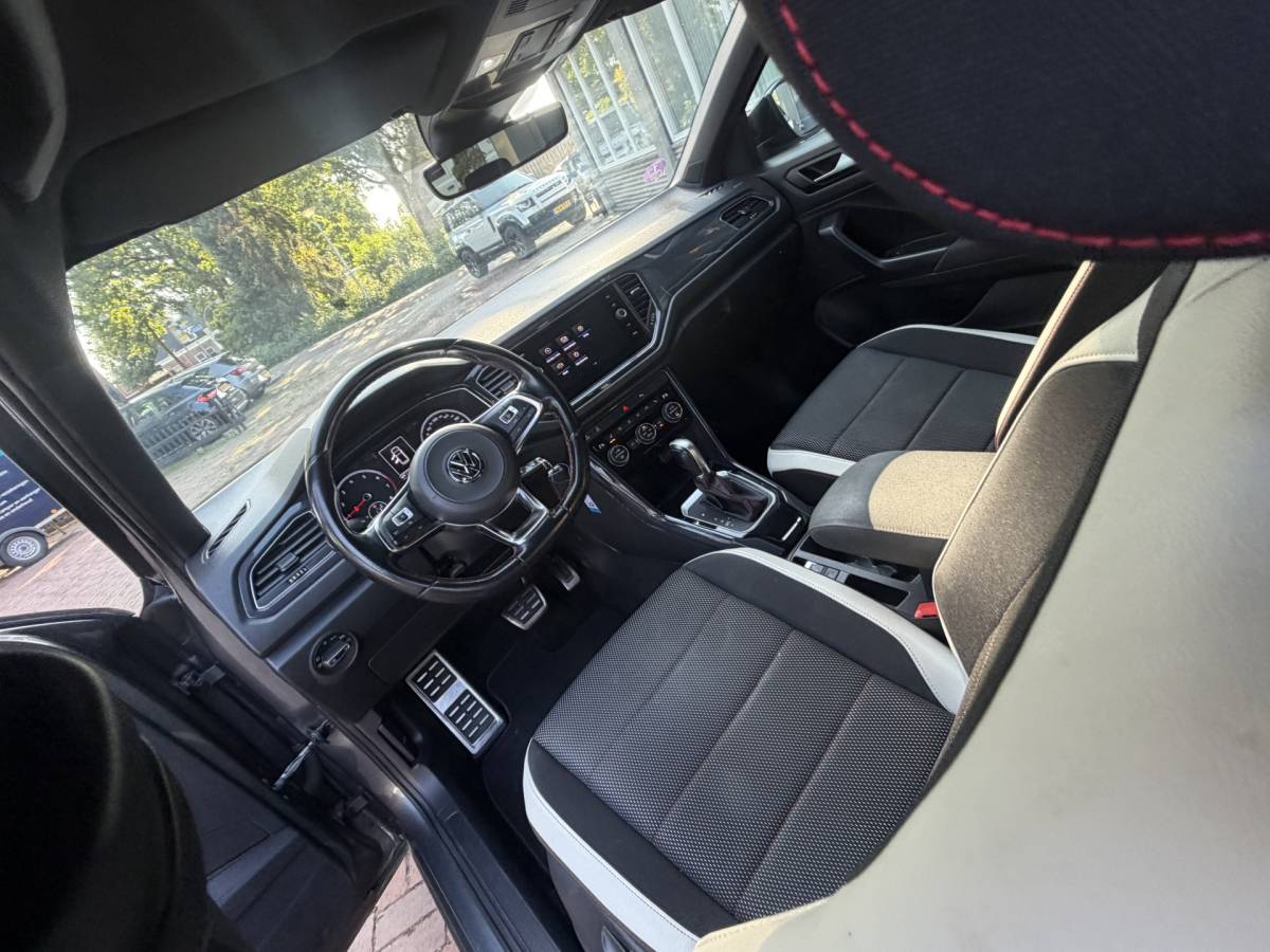 Volkswagen T-Roc Volkswagen T-Roc 1.5 TSI Sport Business R Automaat,navi,Trekhaak,Stoelverwarming,18Inch Bj 2019 Hoge Zit 150 pk