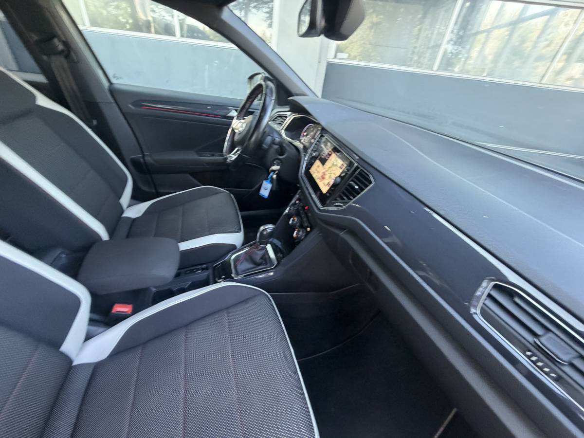 Volkswagen T-Roc Volkswagen T-Roc 1.5 TSI Sport Business R Automaat,navi,Trekhaak,Stoelverwarming,18Inch Bj 2019 Hoge Zit 150 pk