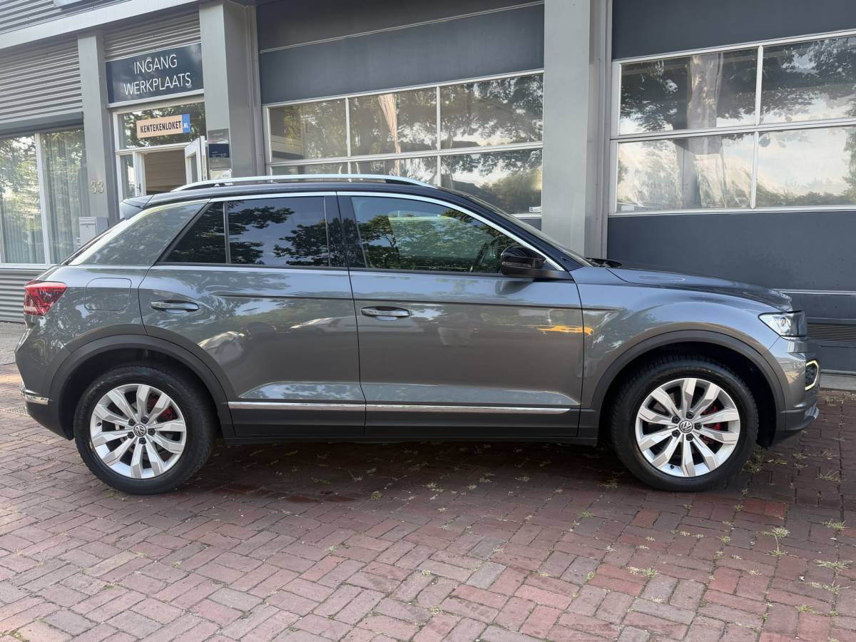 Volkswagen T-Roc Volkswagen T-Roc 1.5 TSI Sport Business R Automaat,navi,Trekhaak,Stoelverwarming,18Inch Bj 2019 Hoge Zit 150 pk
