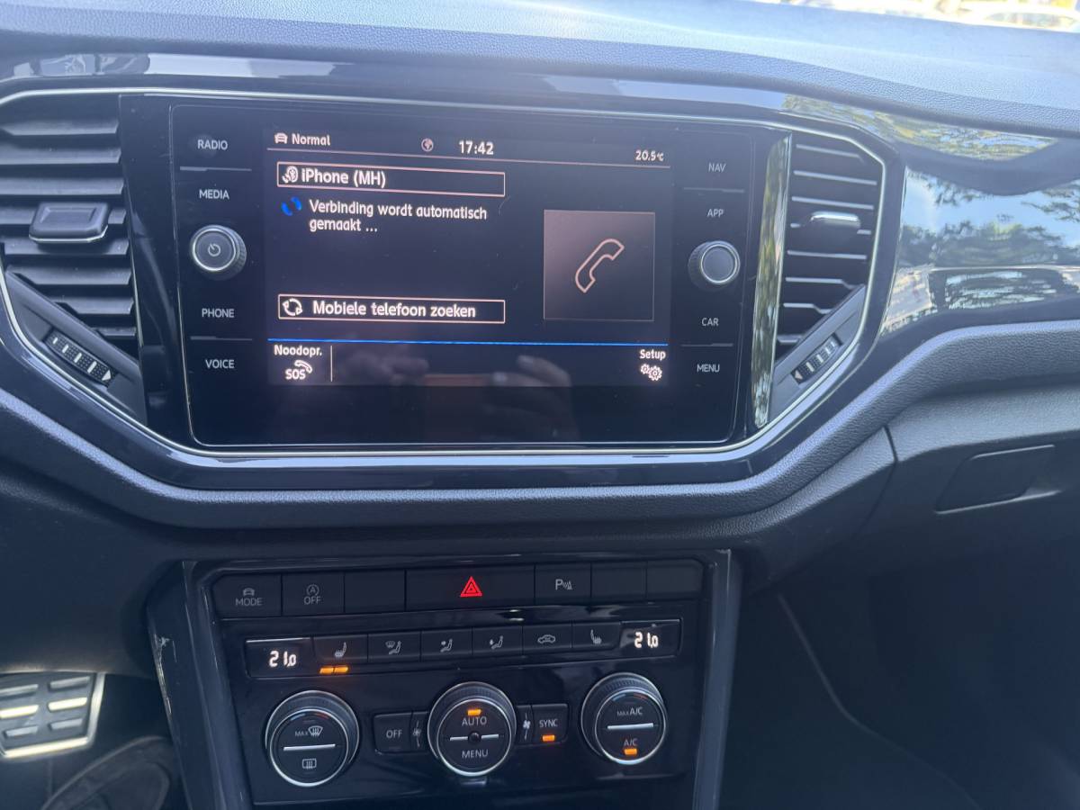 Volkswagen T-Roc Volkswagen T-Roc 1.5 TSI Sport Business R Automaat,navi,Trekhaak,Stoelverwarming,18Inch Bj 2019 Hoge Zit 150 pk