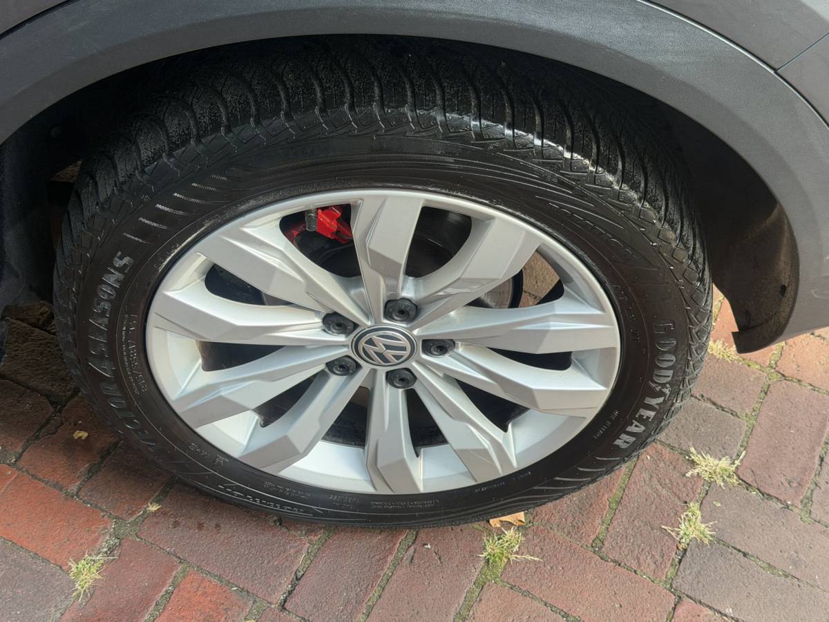 Volkswagen T-Roc Volkswagen T-Roc 1.5 TSI Sport Business R Automaat,navi,Trekhaak,Stoelverwarming,18Inch Bj 2019 Hoge Zit 150 pk