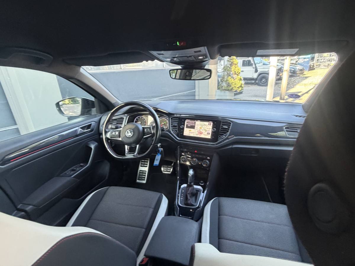 Volkswagen T-Roc Volkswagen T-Roc 1.5 TSI Sport Business R Automaat,navi,Trekhaak,Stoelverwarming,18Inch Bj 2019 Hoge Zit 150 pk
