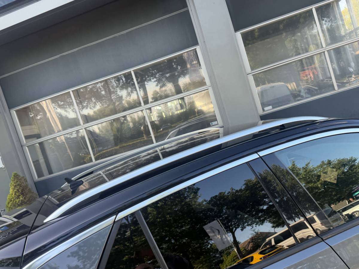Volkswagen T-Roc Volkswagen T-Roc 1.5 TSI Sport Business R Automaat,navi,Trekhaak,Stoelverwarming,18Inch Bj 2019 Hoge Zit 150 pk