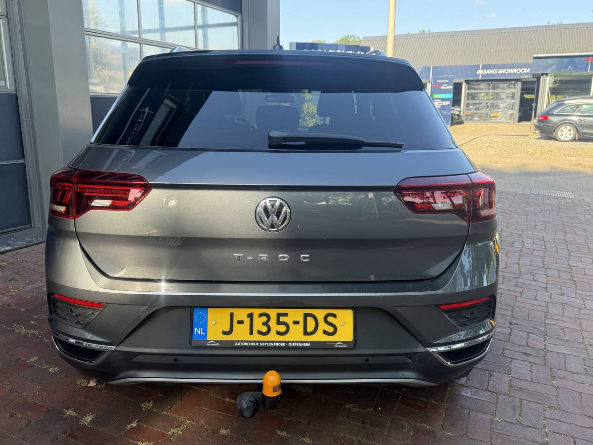 Volkswagen T-Roc Volkswagen T-Roc 1.5 TSI Sport Business R Automaat,navi,Trekhaak,Stoelverwarming,18Inch Bj 2019 Hoge Zit 150 pk
