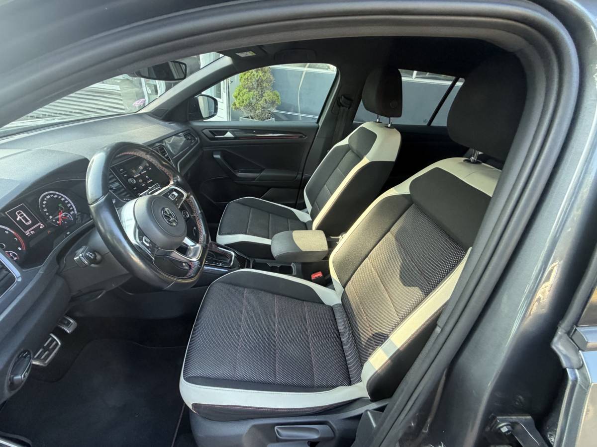 Volkswagen T-Roc Volkswagen T-Roc 1.5 TSI Sport Business R Automaat,navi,Trekhaak,Stoelverwarming,18Inch Bj 2019 Hoge Zit 150 pk