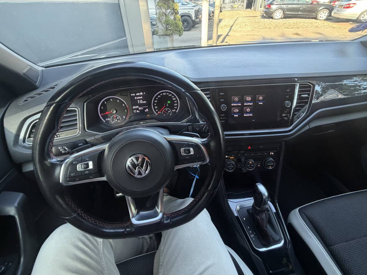 Volkswagen T-Roc Volkswagen T-Roc 1.5 TSI Sport Business R Automaat,navi,Trekhaak,Stoelverwarming,18Inch Bj 2019 Hoge Zit 150 pk