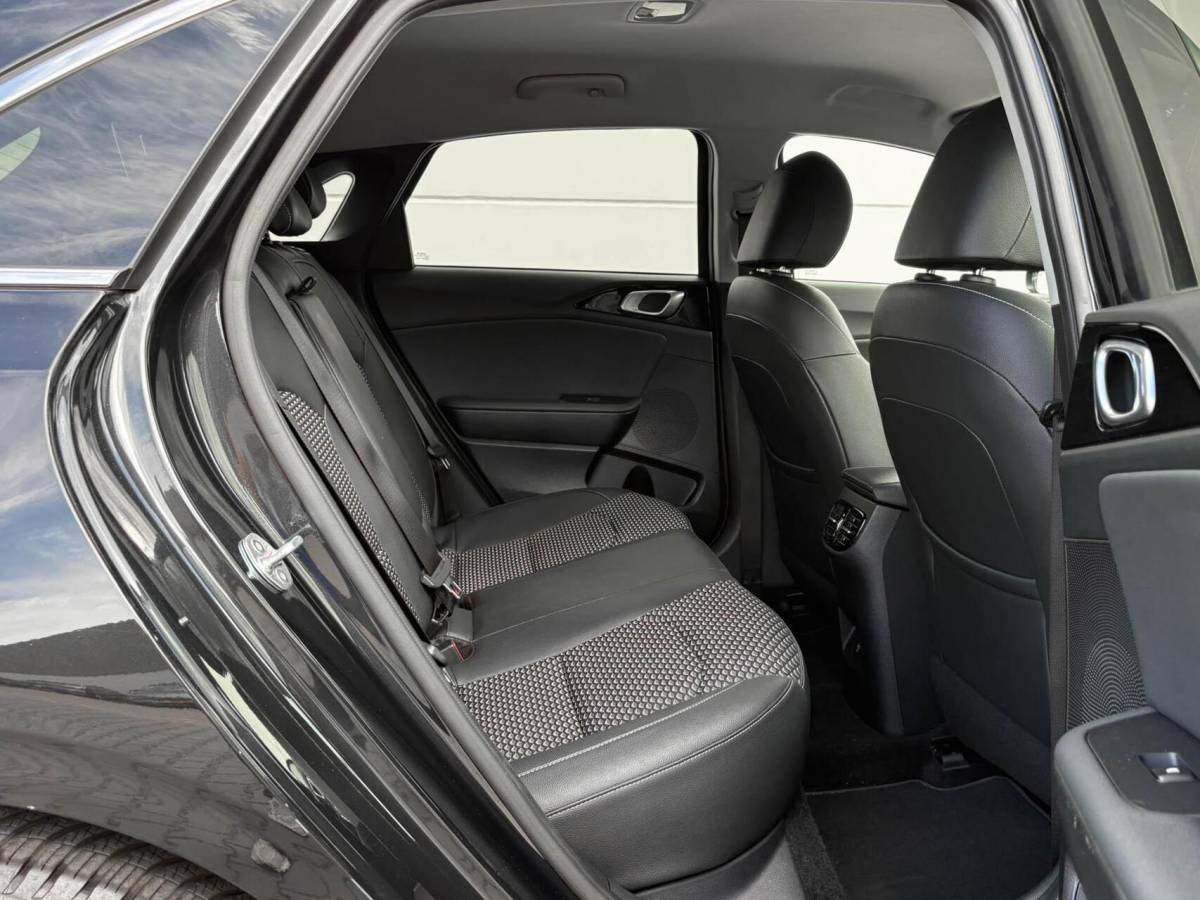 Kia Ceed Kia Ceed 1.0 T-GDi 120pk DynamicPlusLine | Navigatie | Camera | Winterpakket