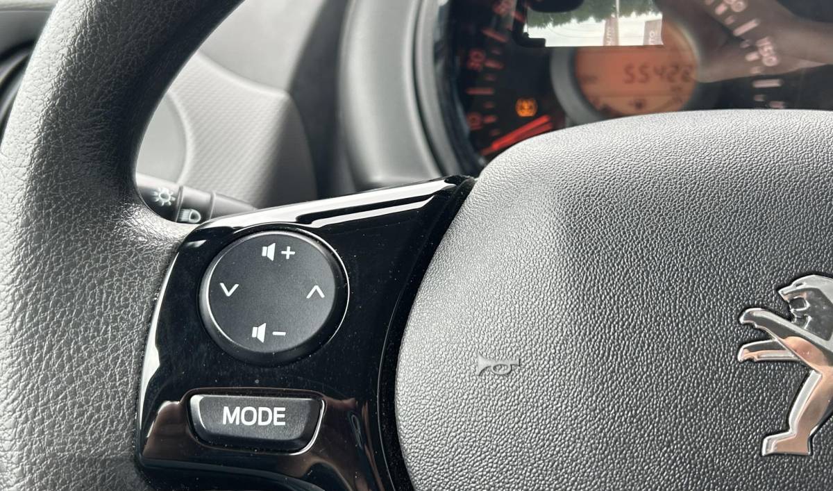 Peugeot 108 Peugeot 108 1.0 e-VTi Active 72PK | 1e Eigenaar | DEALERONDERHOUDEN | Zeer Nette Staat | NL AUTO | NAP | BTW AUTO | Prijs is inclusief BTW | Unieke Kleur Smooth Green | NAP | DAB+ | Airco | 5 Deurs | 2 Sleutels |