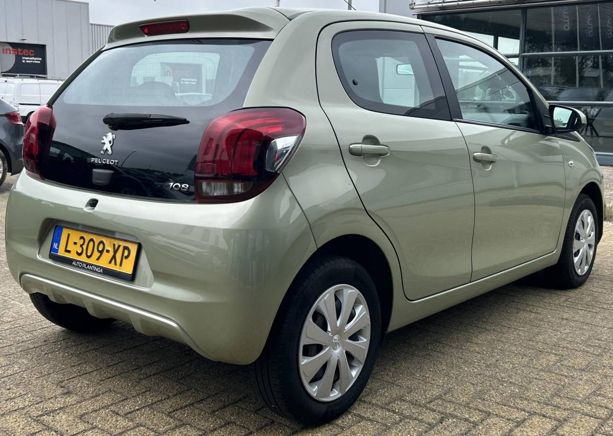 Peugeot 108 Peugeot 108 1.0 e-VTi Active 72PK | 1e Eigenaar | DEALERONDERHOUDEN | Zeer Nette Staat | NL AUTO | NAP | BTW AUTO | Prijs is inclusief BTW | Unieke Kleur Smooth Green | NAP | DAB+ | Airco | 5 Deurs | 2 Sleutels |
