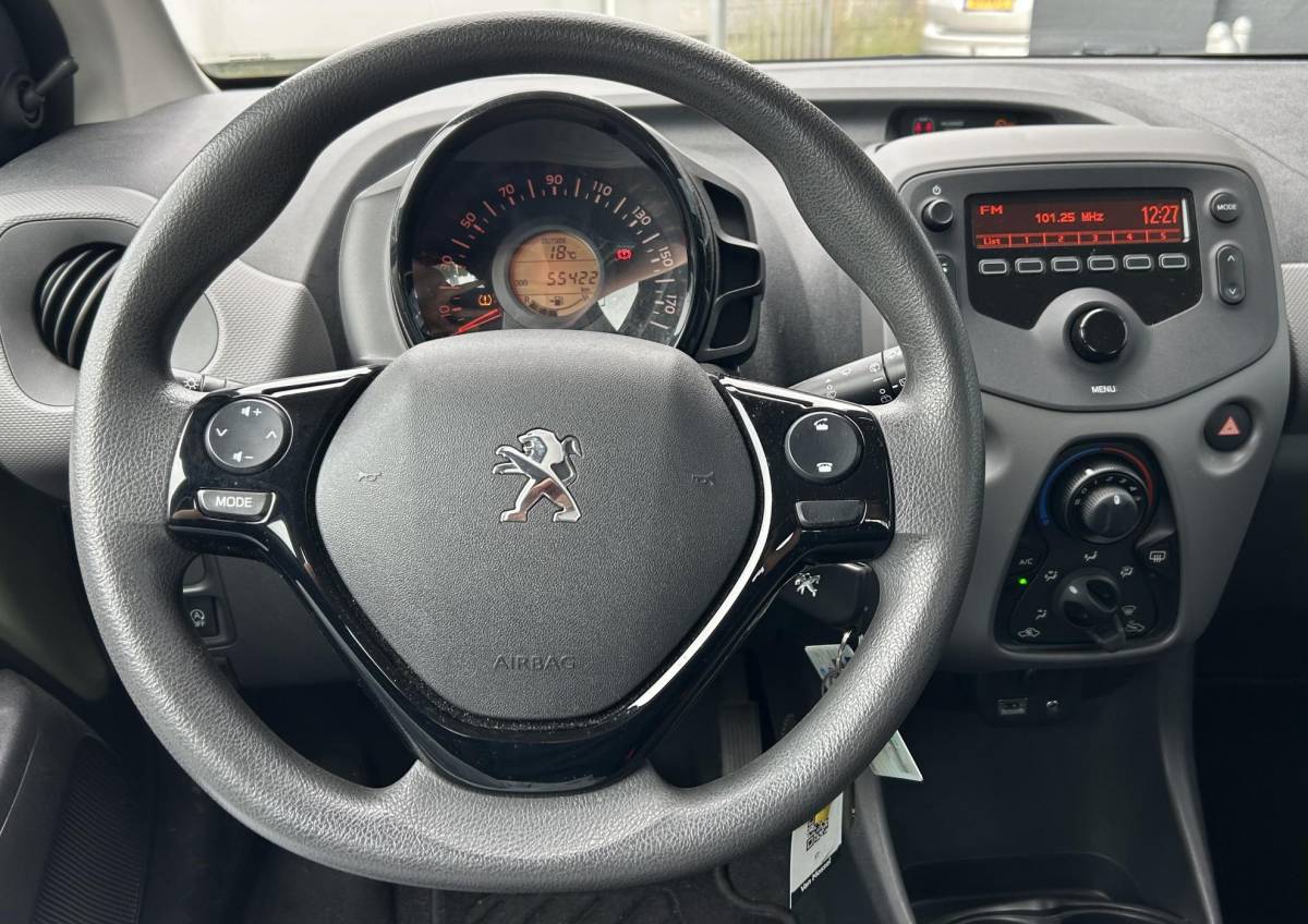 Peugeot 108 Peugeot 108 1.0 e-VTi Active 72PK | 1e Eigenaar | DEALERONDERHOUDEN | Zeer Nette Staat | NL AUTO | NAP | BTW AUTO | Prijs is inclusief BTW | Unieke Kleur Smooth Green | NAP | DAB+ | Airco | 5 Deurs | 2 Sleutels |