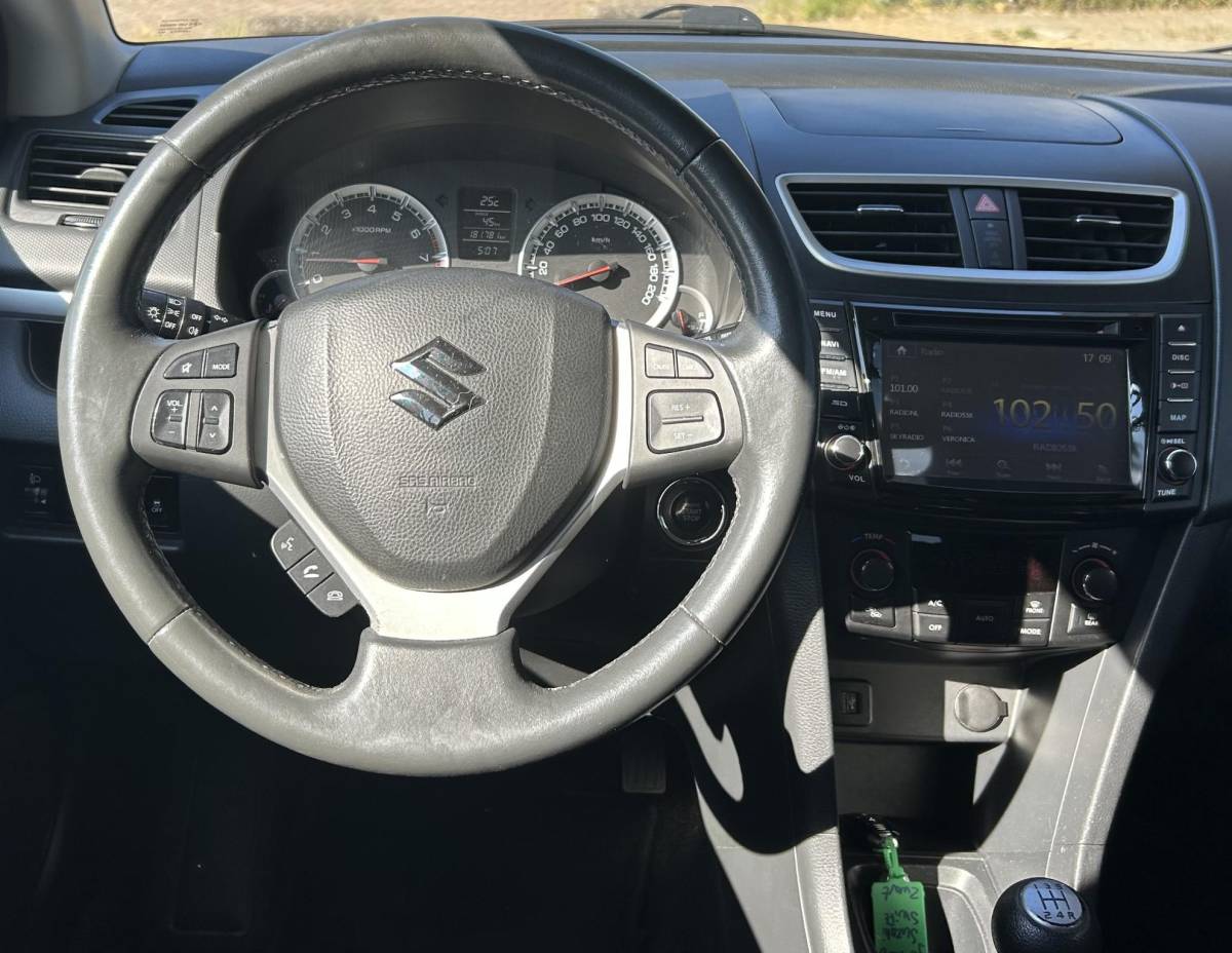 Suzuki Swift Suzuki Swift 1.2 Exclusive EASSS 90PK | GT-pakket | Nette Staat | NL AUTO | NAP | 5 Deurs | Cruise Control | Navigatie | Climate Control | Keyless Entry | Keyless Start | Lichtmetalen Velgen | 2 Sleutels | APK tot 19-07-2027 |