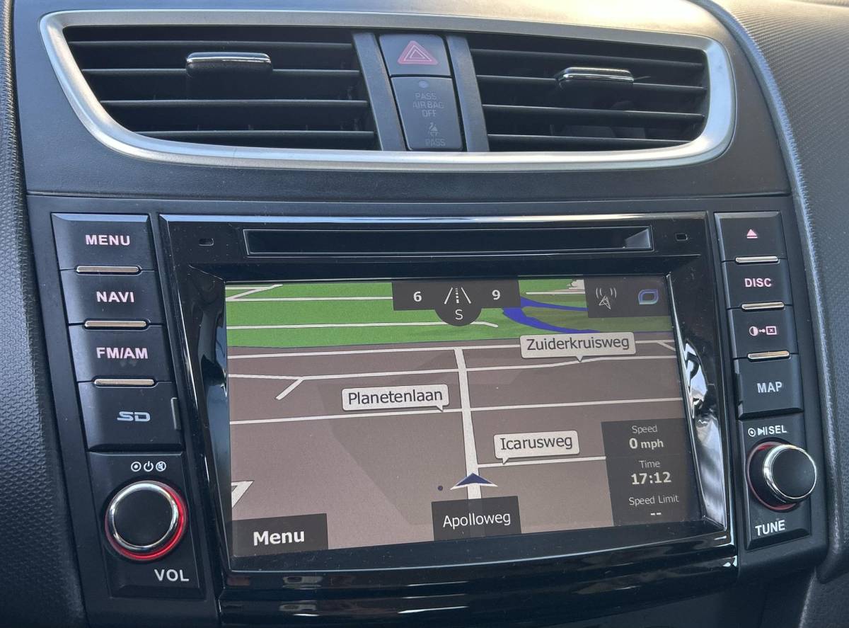 Suzuki Swift Suzuki Swift 1.2 Exclusive EASSS 90PK | GT-pakket | Nette Staat | NL AUTO | NAP | 5 Deurs | Cruise Control | Navigatie | Climate Control | Keyless Entry | Keyless Start | Lichtmetalen Velgen | 2 Sleutels | APK tot 19-07-2027 |