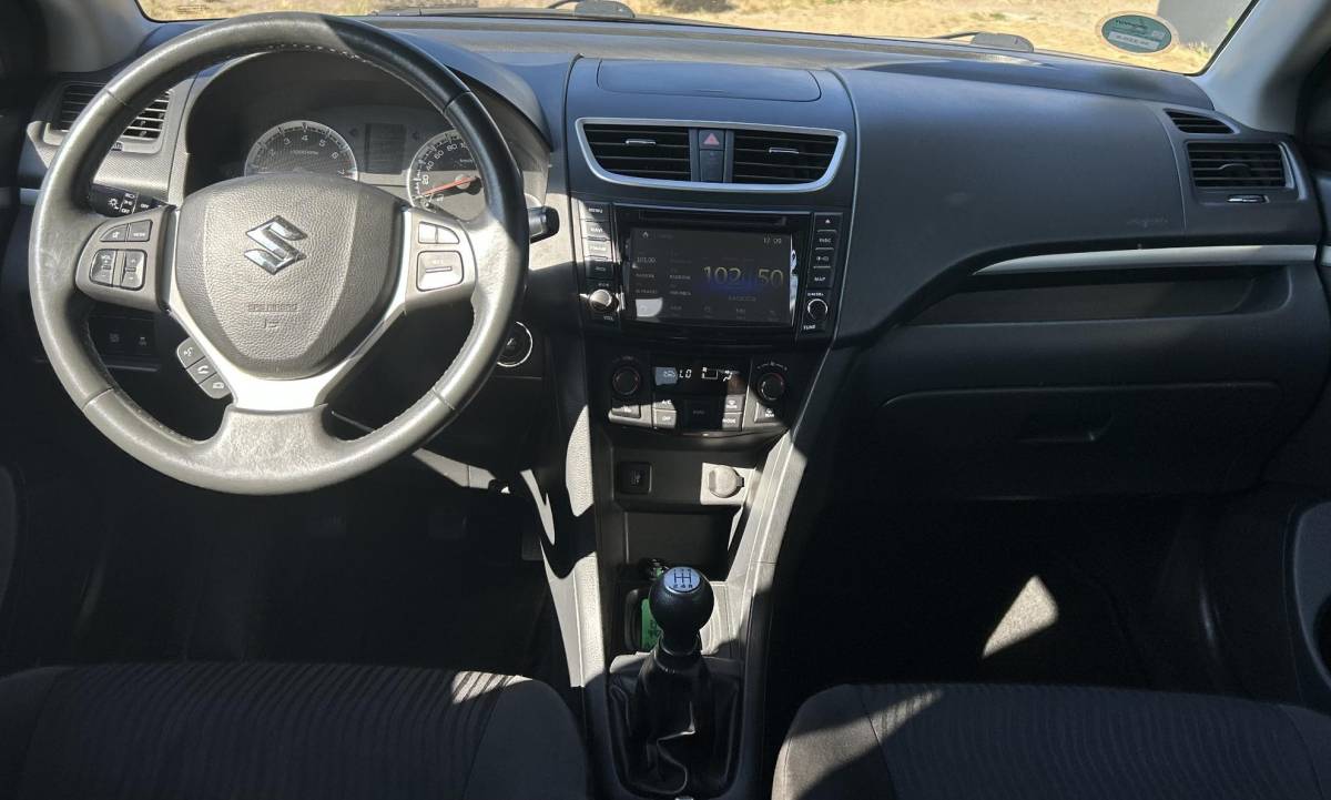 Suzuki Swift Suzuki Swift 1.2 Exclusive EASSS 90PK | GT-pakket | Nette Staat | NL AUTO | NAP | 5 Deurs | Cruise Control | Navigatie | Climate Control | Keyless Entry | Keyless Start | Lichtmetalen Velgen | 2 Sleutels | APK tot 19-07-2027 |