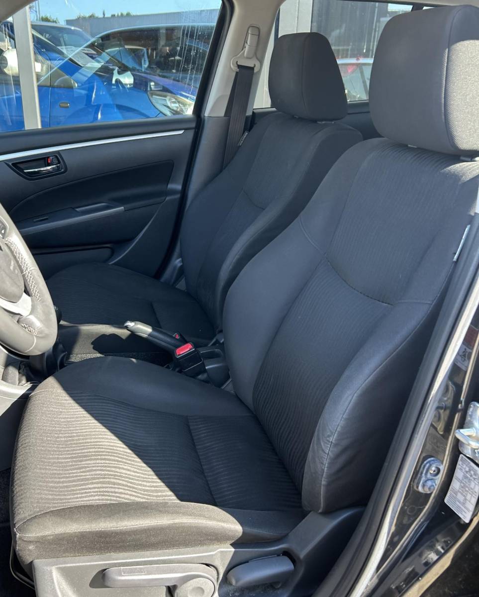 Suzuki Swift Suzuki Swift 1.2 Exclusive EASSS 90PK | GT-pakket | Nette Staat | NL AUTO | NAP | 5 Deurs | Cruise Control | Navigatie | Climate Control | Keyless Entry | Keyless Start | Lichtmetalen Velgen | 2 Sleutels | APK tot 19-07-2027 |