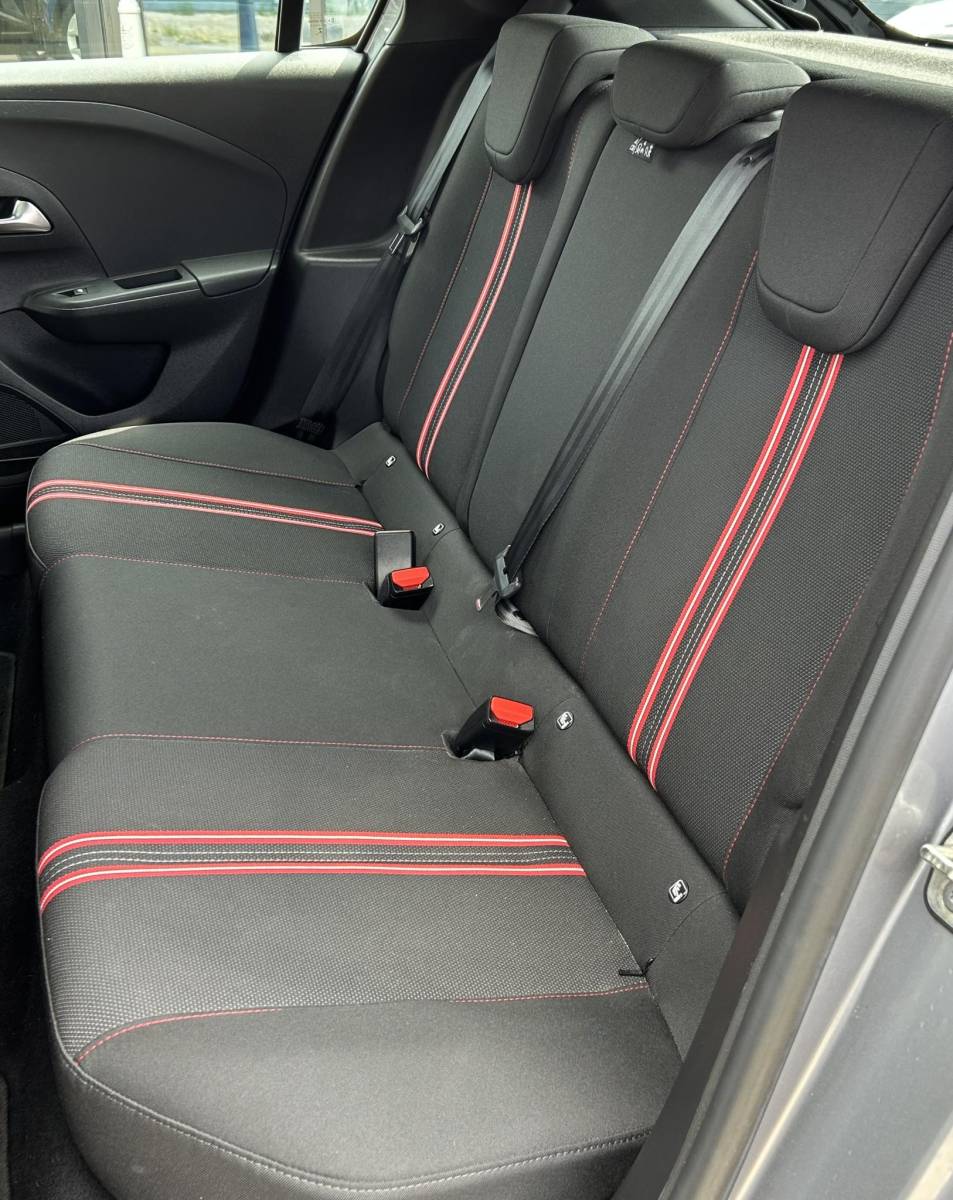 Opel Corsa Opel Corsa 1.2 GS Line 131PK | AUTOMAAT | 2e Eigenaar | NL AUTO | Onderhoudshistorie | Achteruitrijcamera | Sportstoelen | Armsteun | Apple Carplay & Andriod Auto | Lichtmetalen Velgen | 2 Sleutels | Keyless |