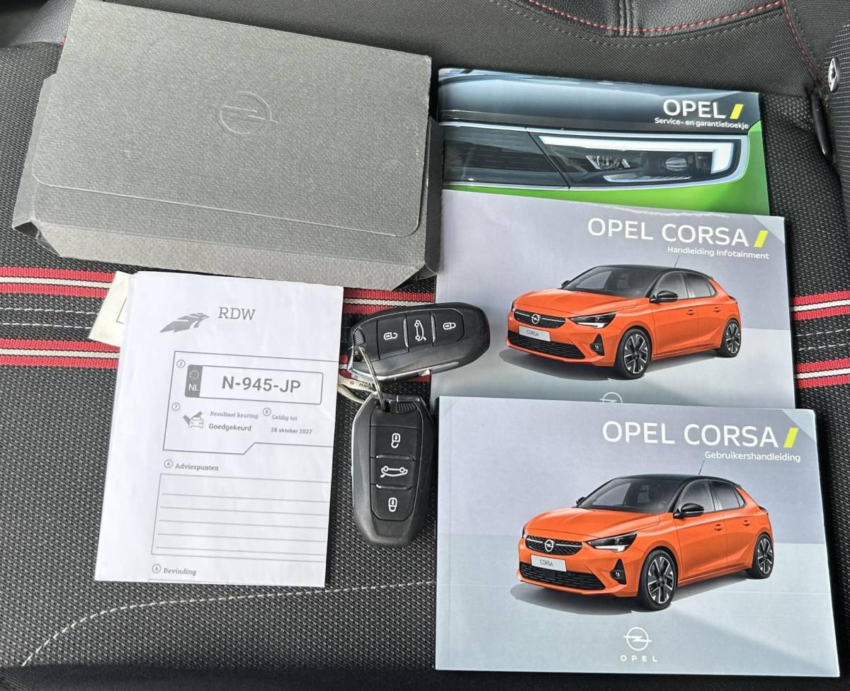 Opel Corsa Opel Corsa 1.2 GS Line 131PK | AUTOMAAT | 2e Eigenaar | NL AUTO | Onderhoudshistorie | Achteruitrijcamera | Sportstoelen | Armsteun | Apple Carplay & Andriod Auto | Lichtmetalen Velgen | 2 Sleutels | Keyless |