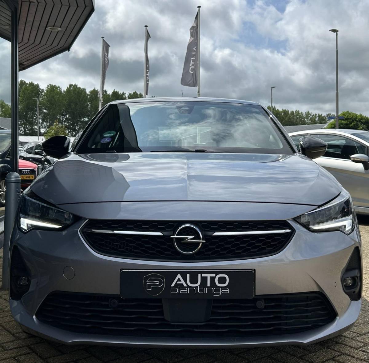 Opel Corsa Opel Corsa 1.2 GS Line 131PK | AUTOMAAT | 2e Eigenaar | NL AUTO | Onderhoudshistorie | Achteruitrijcamera | Sportstoelen | Armsteun | Apple Carplay & Andriod Auto | Lichtmetalen Velgen | 2 Sleutels | Keyless |