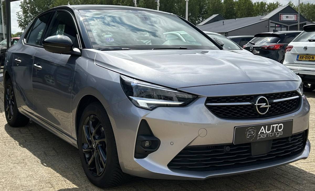Opel Corsa Opel Corsa 1.2 GS Line 131PK | AUTOMAAT | 2e Eigenaar | NL AUTO | Onderhoudshistorie | Achteruitrijcamera | Sportstoelen | Armsteun | Apple Carplay & Andriod Auto | Lichtmetalen Velgen | 2 Sleutels | Keyless |