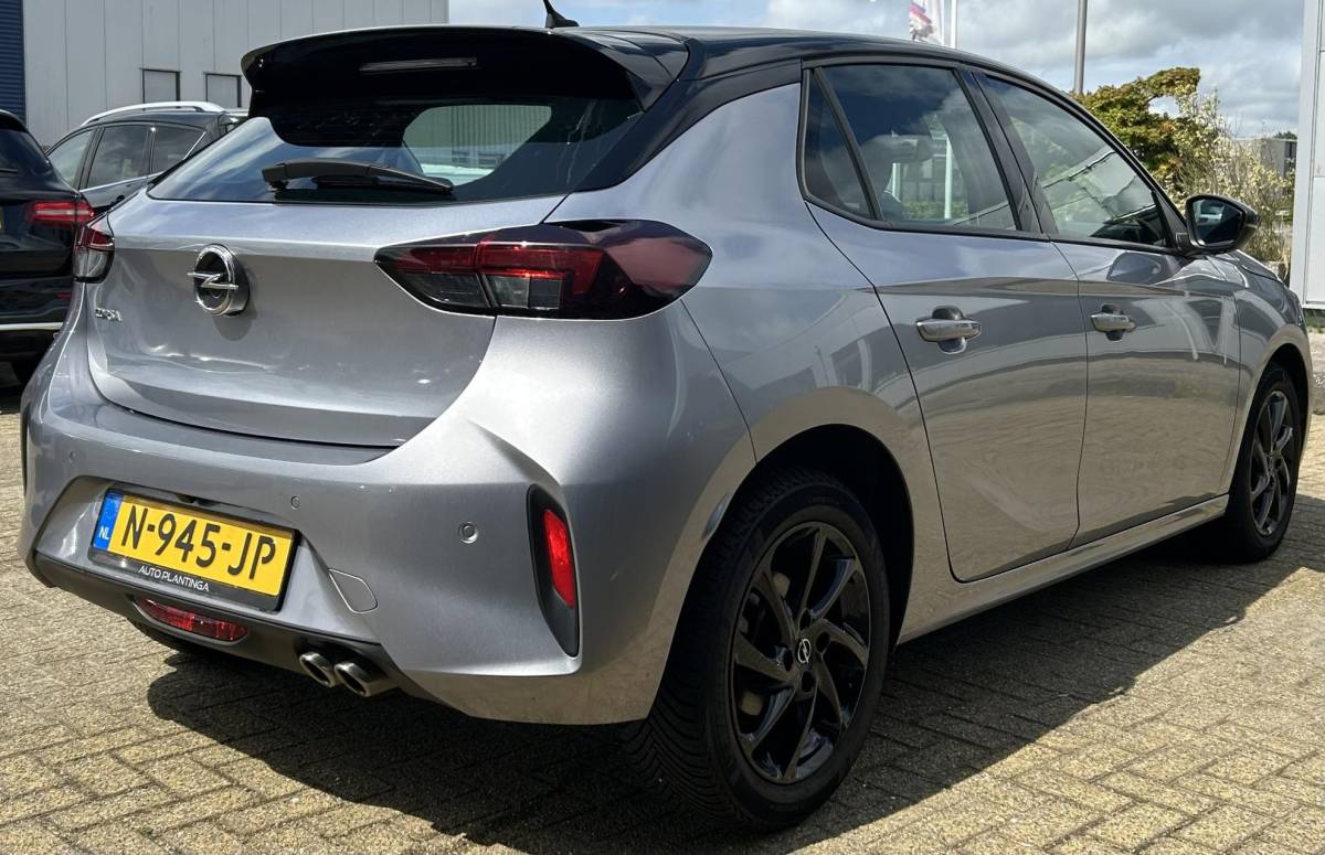 Opel Corsa Opel Corsa 1.2 GS Line 131PK | AUTOMAAT | 2e Eigenaar | NL AUTO | Onderhoudshistorie | Achteruitrijcamera | Sportstoelen | Armsteun | Apple Carplay & Andriod Auto | Lichtmetalen Velgen | 2 Sleutels | Keyless |