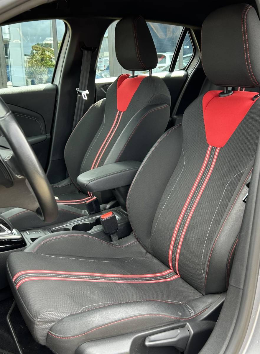 Opel Corsa Opel Corsa 1.2 GS Line 131PK | AUTOMAAT | 2e Eigenaar | NL AUTO | Onderhoudshistorie | Achteruitrijcamera | Sportstoelen | Armsteun | Apple Carplay & Andriod Auto | Lichtmetalen Velgen | 2 Sleutels | Keyless |