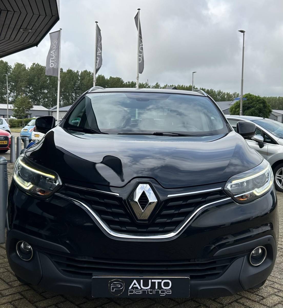 Renault Kadjar Renault Kadjar 1.2 TCe Intens 131PK | Trekhaak | 1500KG Trekgewicht | Achteruitrijcamera | Parkeersensoren Voor en Achter | Navigatie | Cruise Control | Climate Control | 2 Sleutels |