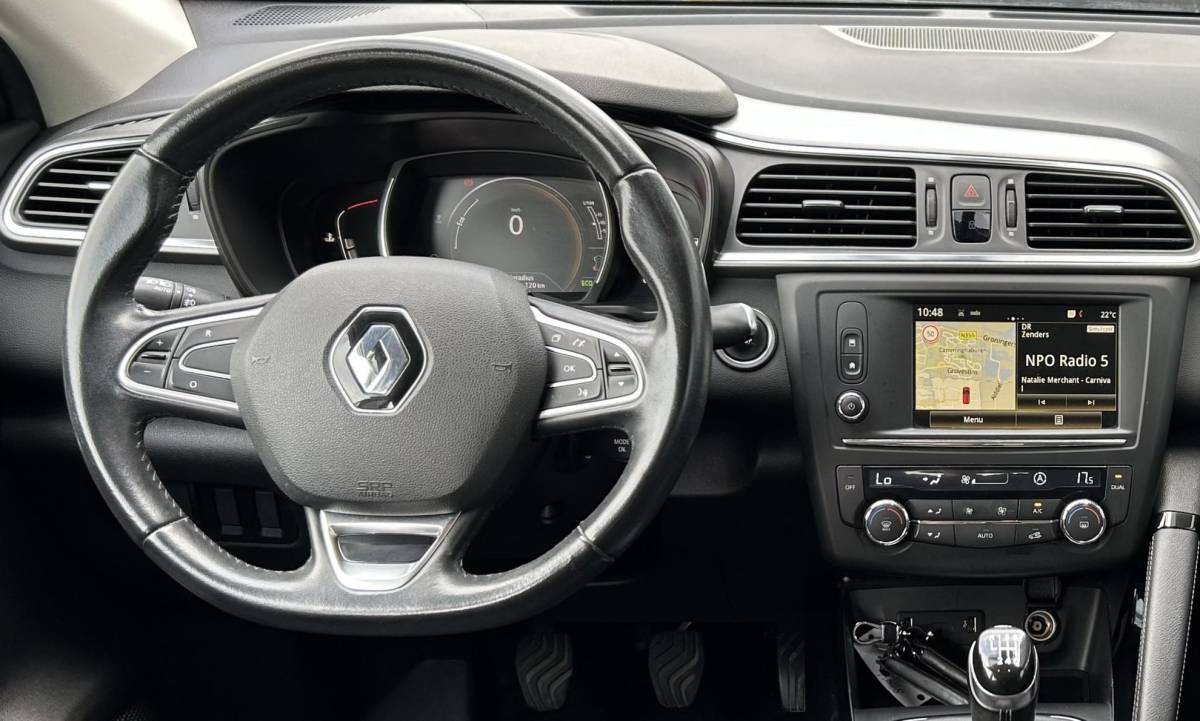 Renault Kadjar Renault Kadjar 1.2 TCe Intens 131PK | Trekhaak | 1500KG Trekgewicht | Achteruitrijcamera | Parkeersensoren Voor en Achter | Navigatie | Cruise Control | Climate Control | 2 Sleutels |
