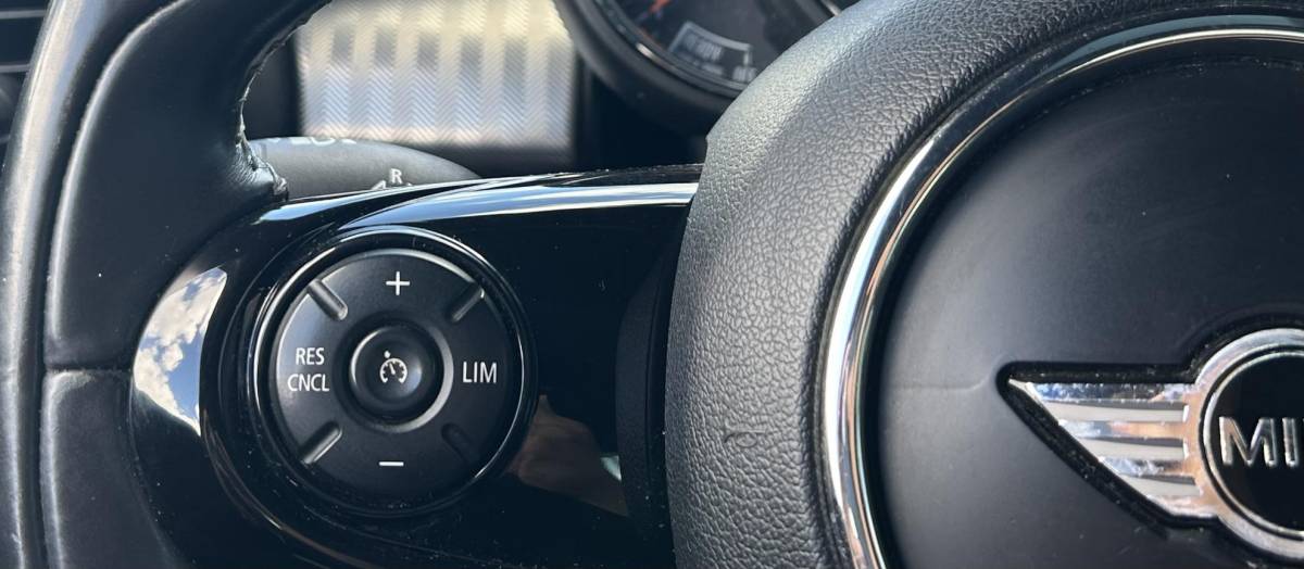 MINI 5-Deurs MINI 5-Deurs 1.5 Cooper Chili Business 136PK | AUTOMAAT | Zeer Nette Staat | NL AUTO | NAP | 5 Deurs | PANO | Led Koplampen | Lederen Bekleding | Stoelverwarming | Navigatie | Parkeersensoren | Climate Control | Cruise Control | Elektrisch schuif-/kanteldak | 2 Sleutels |