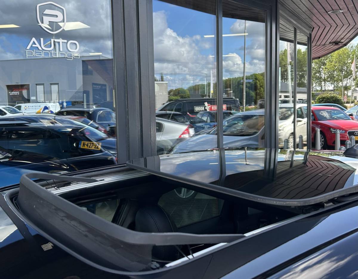 MINI 5-Deurs MINI 5-Deurs 1.5 Cooper Chili Business 136PK | AUTOMAAT | Zeer Nette Staat | NL AUTO | NAP | 5 Deurs | PANO | Led Koplampen | Lederen Bekleding | Stoelverwarming | Navigatie | Parkeersensoren | Climate Control | Cruise Control | Elektrisch schuif-/kanteldak | 2 Sleutels |