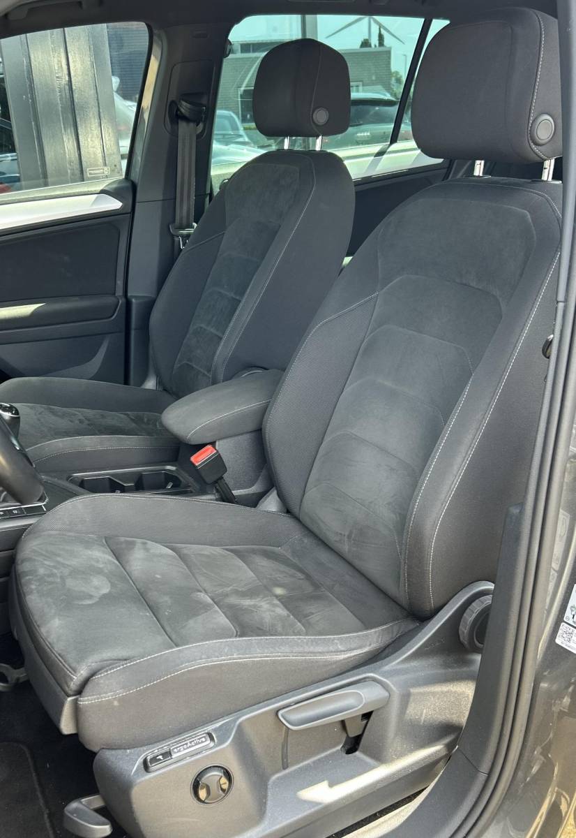 Volkswagen Tiguan Volkswagen Tiguan 1.4 TSI ACT R-Line Business R 150PK | 2e Eigenaar | DEALERONDERHOUDEN | NL AUTO | PANO | Virtual | Ergo Stoelen | Stoelverwarming | DAB+ | Adaptive Cruise Control | Parkeersensoren Voor en Achter | Navigatie | Climate Control | NAP | 2 Sleutels | APK tot 23-03-2027 |