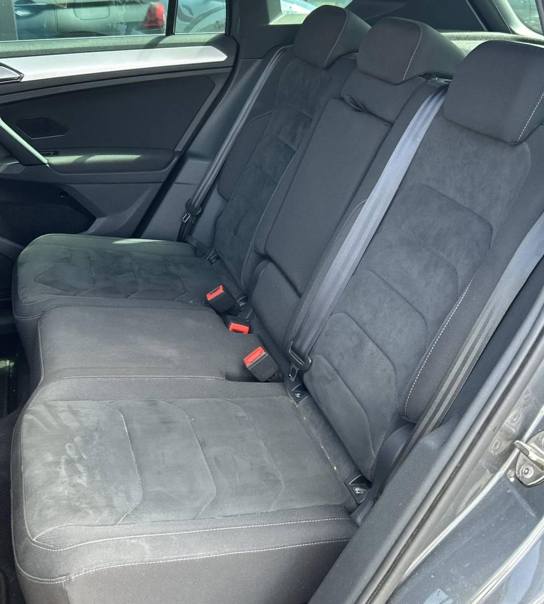 Volkswagen Tiguan Volkswagen Tiguan 1.4 TSI ACT R-Line Business R 150PK | 2e Eigenaar | DEALERONDERHOUDEN | NL AUTO | PANO | Virtual | Ergo Stoelen | Stoelverwarming | DAB+ | Adaptive Cruise Control | Parkeersensoren Voor en Achter | Navigatie | Climate Control | NAP | 2 Sleutels | APK tot 23-03-2027 |