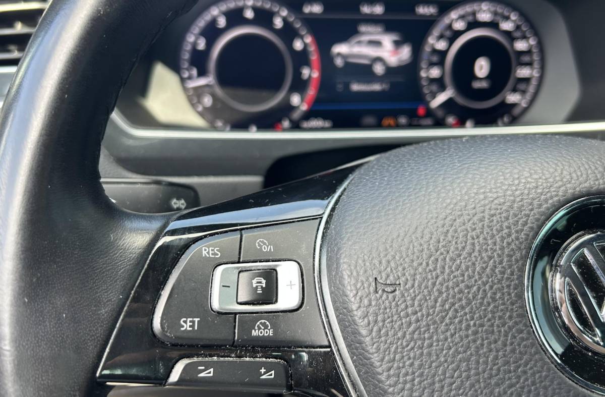 Volkswagen Tiguan Volkswagen Tiguan 1.4 TSI ACT R-Line Business R 150PK | 2e Eigenaar | DEALERONDERHOUDEN | NL AUTO | PANO | Virtual | Ergo Stoelen | Stoelverwarming | DAB+ | Adaptive Cruise Control | Parkeersensoren Voor en Achter | Navigatie | Climate Control | NAP | 2 Sleutels | APK tot 23-03-2027 |