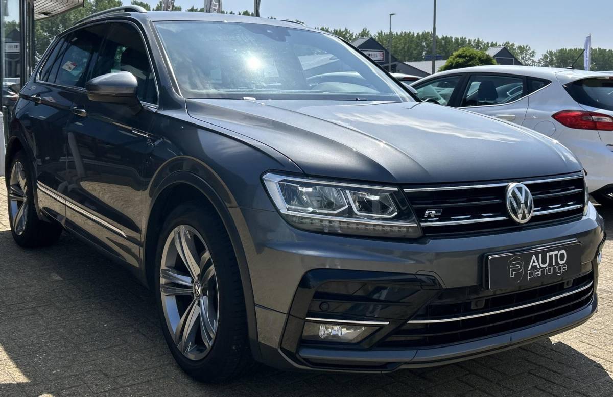 Volkswagen Tiguan Volkswagen Tiguan 1.4 TSI ACT R-Line Business R 150PK | 2e Eigenaar | DEALERONDERHOUDEN | NL AUTO | PANO | Virtual | Ergo Stoelen | Stoelverwarming | DAB+ | Adaptive Cruise Control | Parkeersensoren Voor en Achter | Navigatie | Climate Control | NAP | 2 Sleutels | APK tot 23-03-2027 |