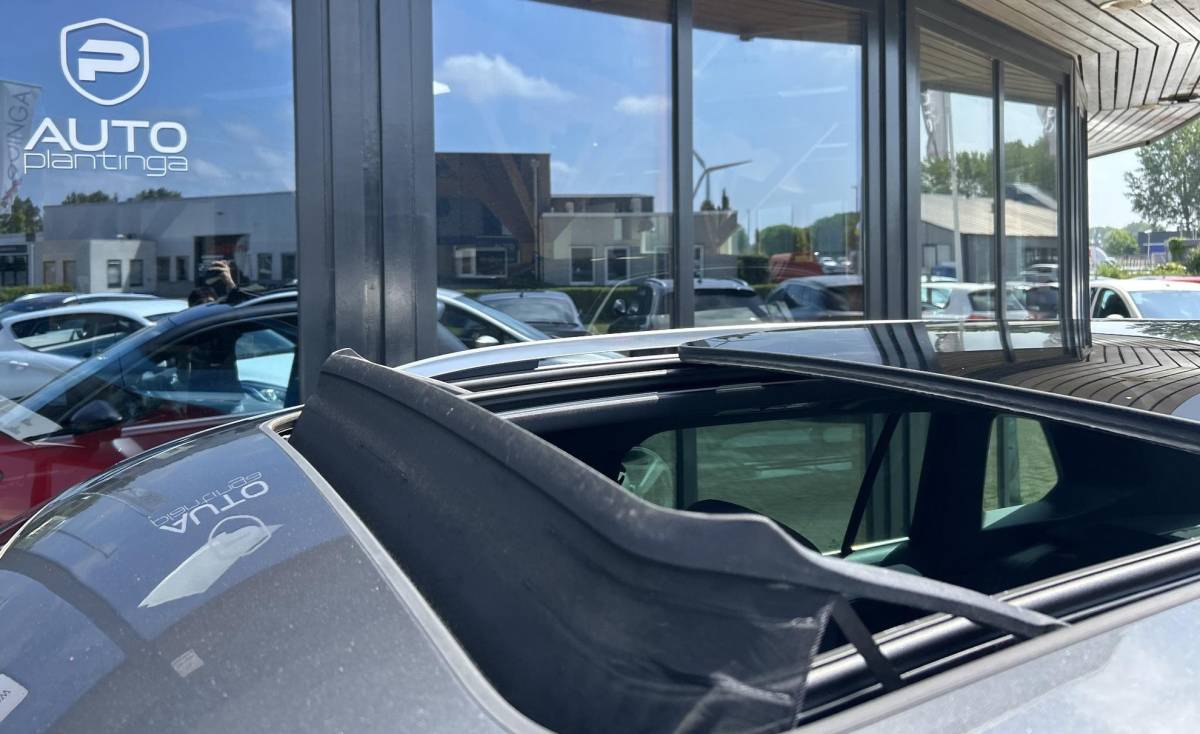 Volkswagen Tiguan Volkswagen Tiguan 1.4 TSI ACT R-Line Business R 150PK | 2e Eigenaar | DEALERONDERHOUDEN | NL AUTO | PANO | Virtual | Ergo Stoelen | Stoelverwarming | DAB+ | Adaptive Cruise Control | Parkeersensoren Voor en Achter | Navigatie | Climate Control | NAP | 2 Sleutels | APK tot 23-03-2027 |