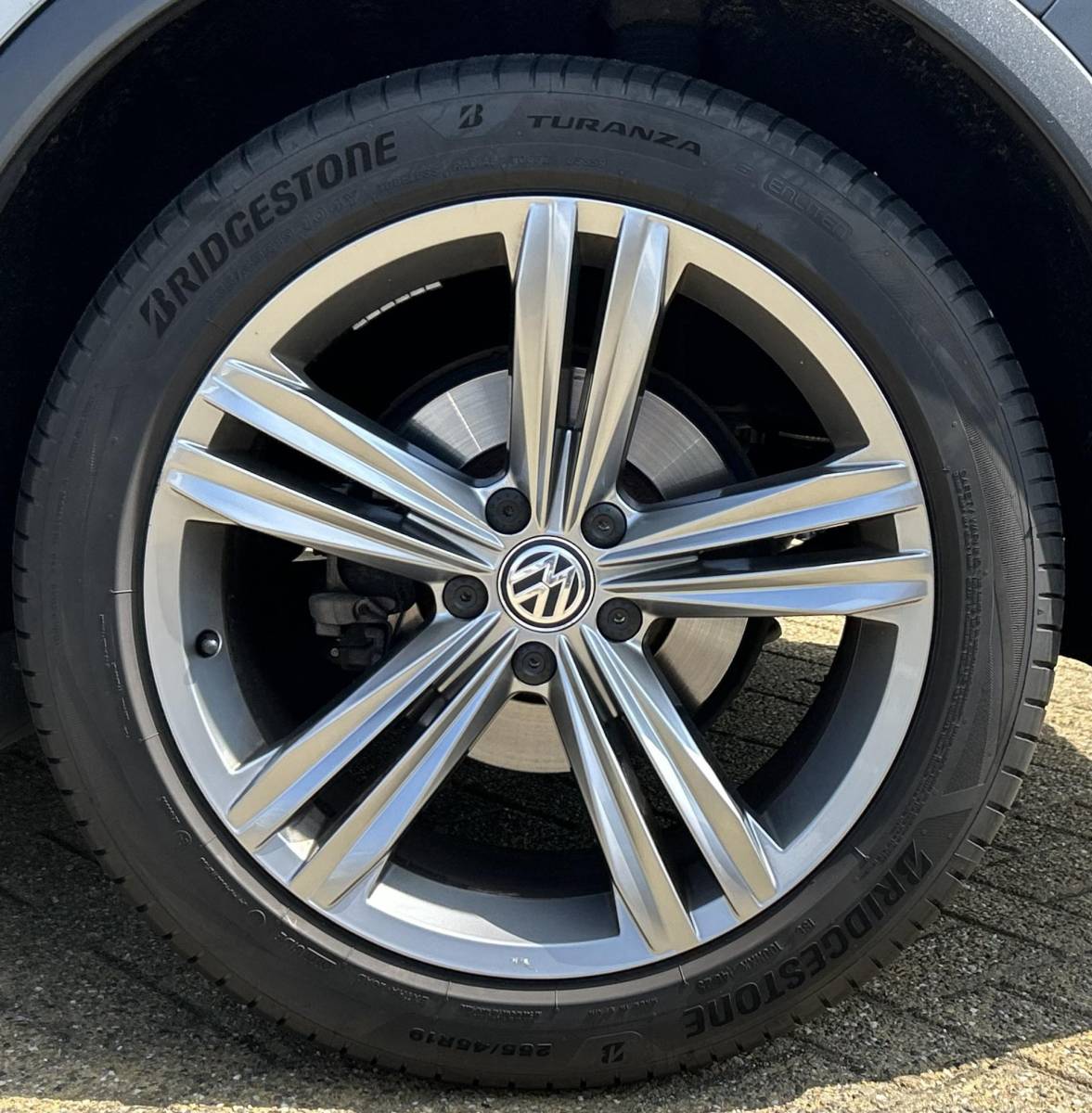 Volkswagen Tiguan Volkswagen Tiguan 1.4 TSI ACT R-Line Business R 150PK | 2e Eigenaar | DEALERONDERHOUDEN | NL AUTO | PANO | Virtual | Ergo Stoelen | Stoelverwarming | DAB+ | Adaptive Cruise Control | Parkeersensoren Voor en Achter | Navigatie | Climate Control | NAP | 2 Sleutels | APK tot 23-03-2027 |