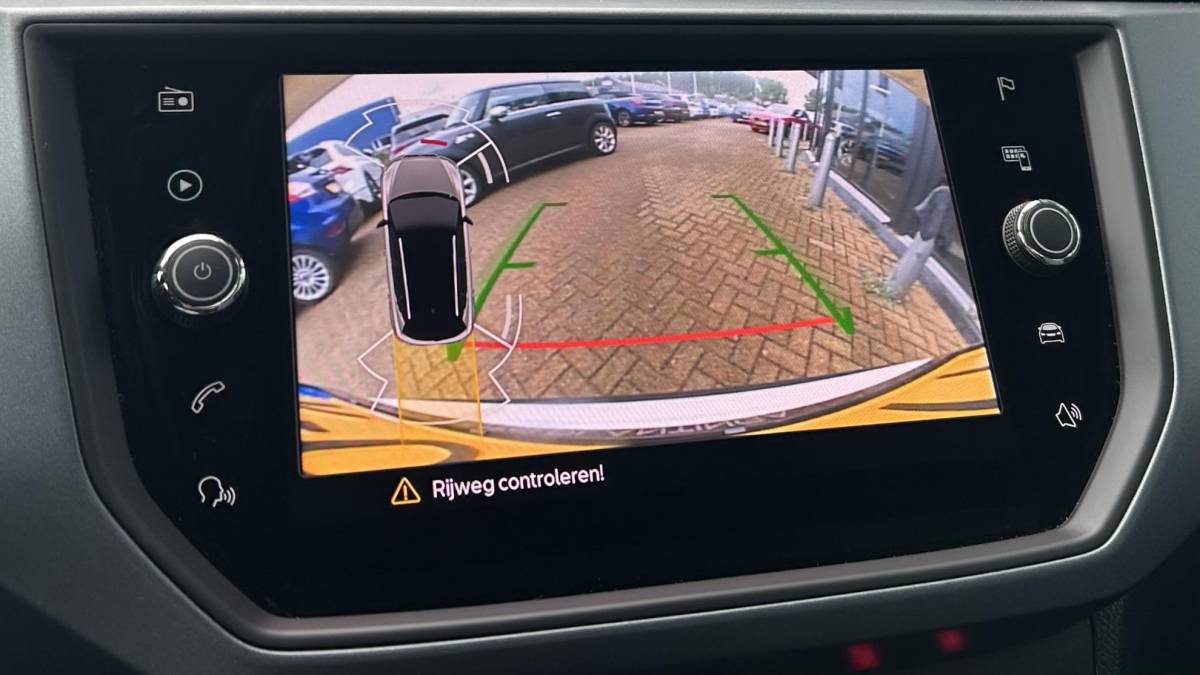SEAT Arona SEAT Arona 1.0 TSI Style Business Intense | LUXE | 1e Eigenaar | NL AUTO | NAP | Achteruitrijcamera | Dodehoekdetectie | Adaptive Cruise Control | Carplay | Navigatie | Climate Control | Parkeersensoren Voor en Achter | Keyless Entry en Start | 2 Sleutels |