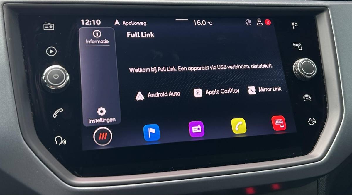SEAT Arona SEAT Arona 1.0 TSI Style Business Intense | LUXE | 1e Eigenaar | NL AUTO | NAP | Achteruitrijcamera | Dodehoekdetectie | Adaptive Cruise Control | Carplay | Navigatie | Climate Control | Parkeersensoren Voor en Achter | Keyless Entry en Start | 2 Sleutels |