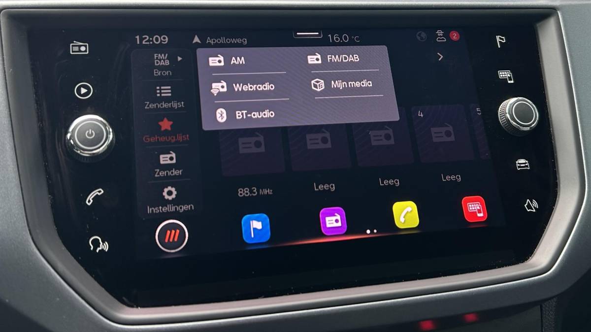 SEAT Arona SEAT Arona 1.0 TSI Style Business Intense | LUXE | 1e Eigenaar | NL AUTO | NAP | Achteruitrijcamera | Dodehoekdetectie | Adaptive Cruise Control | Carplay | Navigatie | Climate Control | Parkeersensoren Voor en Achter | Keyless Entry en Start | 2 Sleutels |