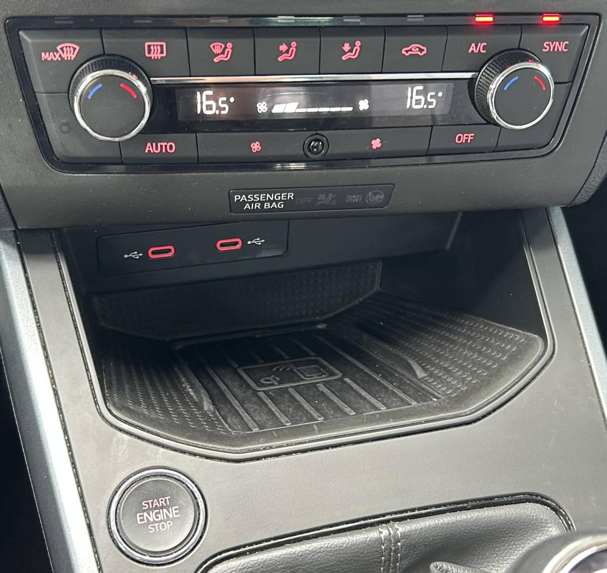 SEAT Arona SEAT Arona 1.0 TSI Style Business Intense | LUXE | 1e Eigenaar | NL AUTO | NAP | Achteruitrijcamera | Dodehoekdetectie | Adaptive Cruise Control | Carplay | Navigatie | Climate Control | Parkeersensoren Voor en Achter | Keyless Entry en Start | 2 Sleutels |