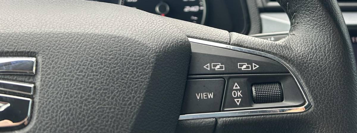 SEAT Arona SEAT Arona 1.0 TSI Style Business Intense | LUXE | 1e Eigenaar | NL AUTO | NAP | Achteruitrijcamera | Dodehoekdetectie | Adaptive Cruise Control | Carplay | Navigatie | Climate Control | Parkeersensoren Voor en Achter | Keyless Entry en Start | 2 Sleutels |