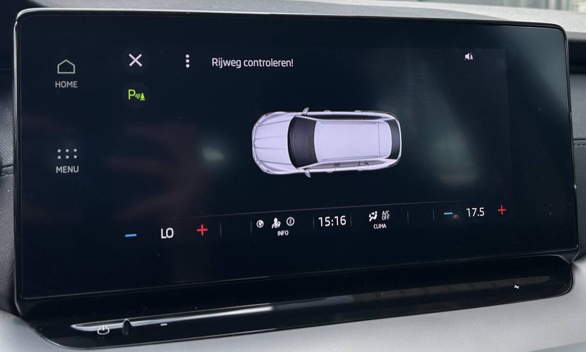 Škoda Octavia Skoda Octavia Combi 1.5 e-TSI Business Edition 150PK | NIEUW MODEL | NL AUTO | AUTOMAAT | Digital Cockpit | Trekhaak | Elektrische Achterklep | Dodehoek Detectie | Parkeersensoren Voor en Achter | Sfeer Verlichting | LED | Carplay | 2 Sleutels | NAP | Climate control |