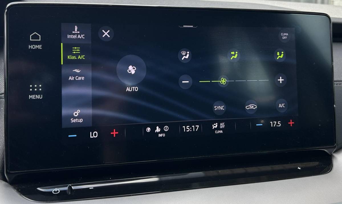 Škoda Octavia Skoda Octavia Combi 1.5 e-TSI Business Edition 150PK | NIEUW MODEL | NL AUTO | AUTOMAAT | Digital Cockpit | Trekhaak | Elektrische Achterklep | Dodehoek Detectie | Parkeersensoren Voor en Achter | Sfeer Verlichting | LED | Carplay | 2 Sleutels | NAP | Climate control |