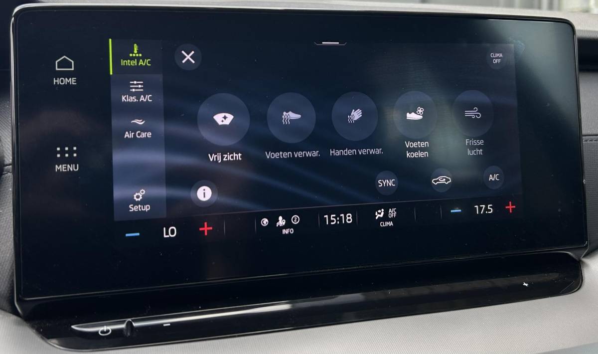 Škoda Octavia Skoda Octavia Combi 1.5 e-TSI Business Edition 150PK | NIEUW MODEL | NL AUTO | AUTOMAAT | Digital Cockpit | Trekhaak | Elektrische Achterklep | Dodehoek Detectie | Parkeersensoren Voor en Achter | Sfeer Verlichting | LED | Carplay | 2 Sleutels | NAP | Climate control |